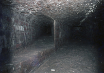 830281 Gezicht in de onderaardse gangen van de blootgelegde restanten van het vroegere Kasteel Vredenburg op het ...